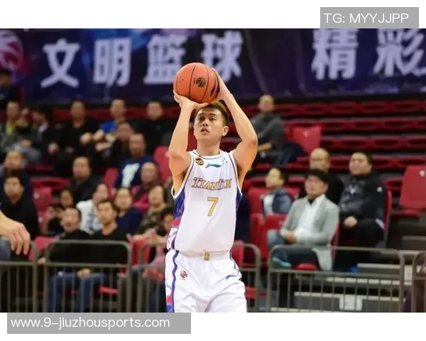 卢伟强调核心后卫需具备更强心理素质与稳定处理球能力