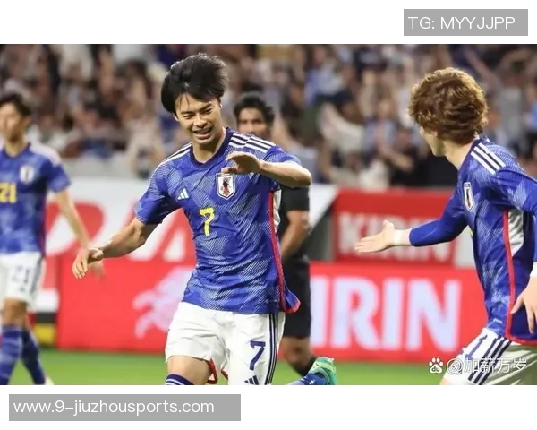 拜仁球员齐聚慕尼黑啤酒节伊藤洋辉与金玟哉同框亮相 拜仁球员齐聚慕尼黑啤酒节伊藤洋辉与金玟哉同框亮相