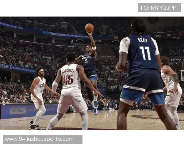 亨特首发表现抢眼24分钟内高效20分助球队赢得胜利 亨特首发表现抢眼24分钟内高效20分助球队赢得胜利