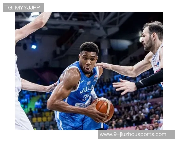 字母哥猛如虎仅用26分钟砍下37分14篮板5助攻展现统治力 字母哥猛如虎仅用26分钟砍下37分14篮板5助攻展现统治力